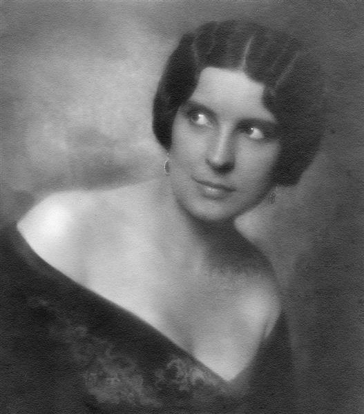 Hanna Ralph, 1918 - Nicola Perscheid