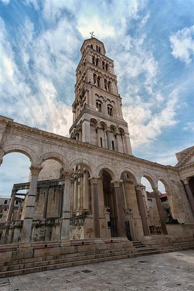 Bell Tower of the Split Cathedral, Croatia, c.1150 - Arquitetura românica