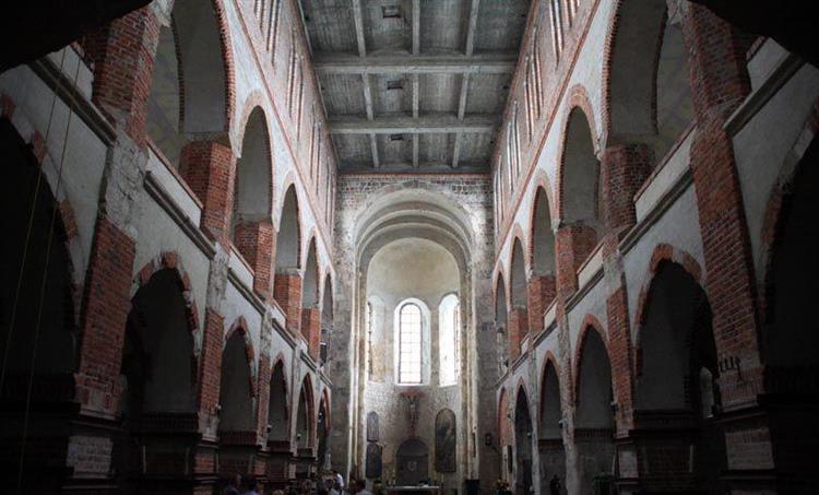 Interior of Tum Collegiate Church, Poland, c.1140 - c.1161 - Романская архитектура