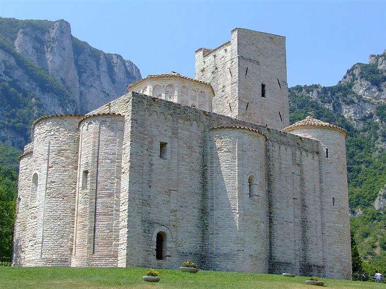 The Monastery of San Vittore Alle Chiuse, Genga, Italy, 1011 - Романская архитектура