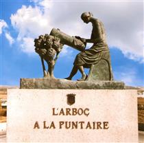 Monument to the Lacemaker of l'Arboç. - Joan Tuset i Suau