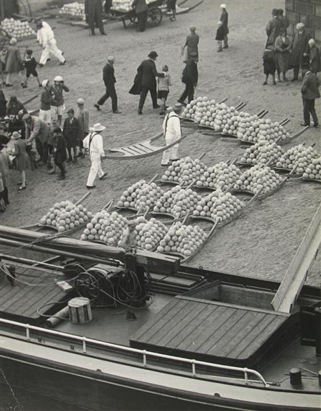 Cheese Market, Holland, c.1932 - Martin Munkácsi