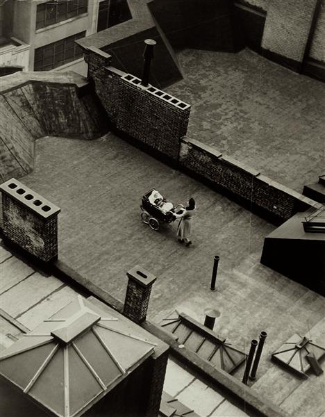 Roof Baby, New York, 1940 - Martin Munkácsi
