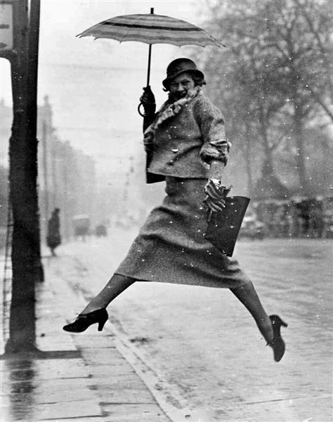 Jumping a Puddle, 1934 - Martin Munkácsi