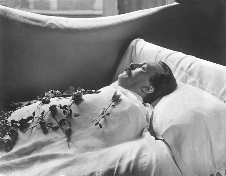 Gustave Doré Photographed at His Deathbed, 1883 - Felix Nadar