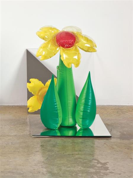 Inflatable Flower (Tall Yellow), 1979 - Jeff Koons