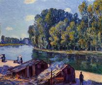 Cabins along the Loing Canal, Sunlight Effect - Alfred Sisley