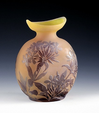 Ovale Vase mit Phlox, Nancy, Frankreich, 1900 - Emile Galle