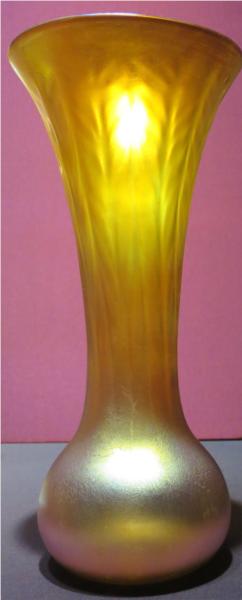 Long-necked glass vase - Louis Comfort Tiffany