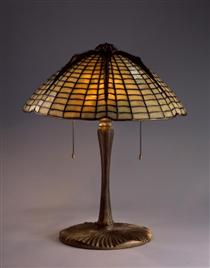 Library Lamp. Lotus, Pagoda design, 1905 - Louis Comfort Tiffany 