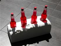 Red Bottles - Лігія Пейп