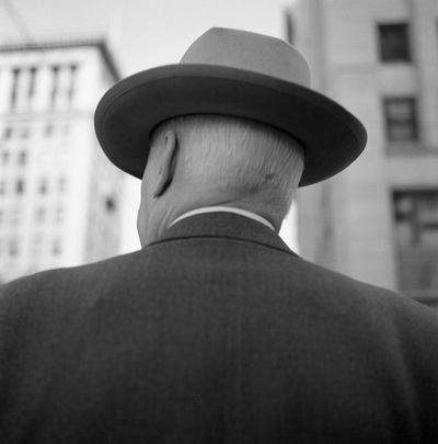 Los Angeles (Man with Hat from Behind), 1955 - Vivian Maier